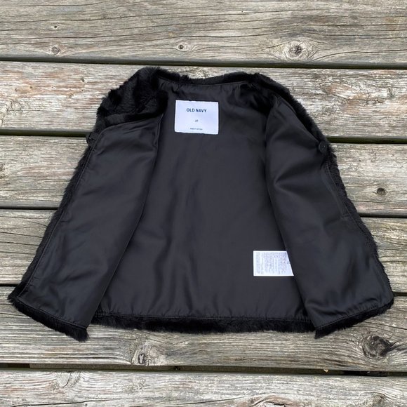 Old Navy Faux-Fur Vest for Toddler Girls - Picture 5 of 13